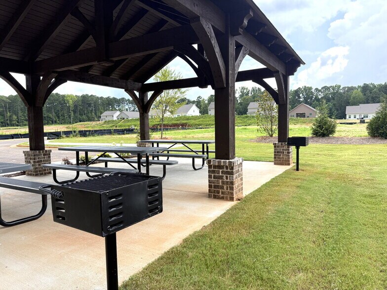 Building Photo - 301 Cantrell Dr
