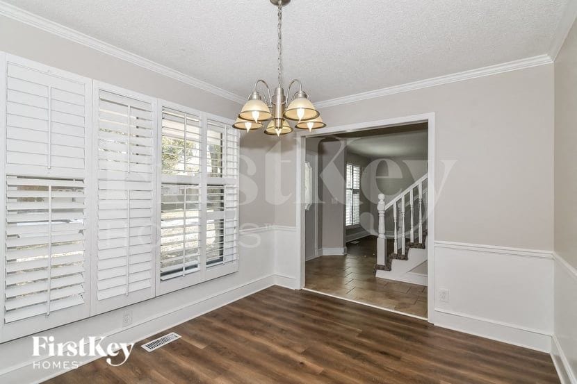 Building Photo - 1432 E Sheridan Bridge Ln