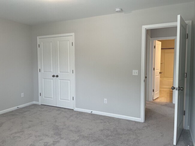 Building Photo - 2903 Siebold Dr