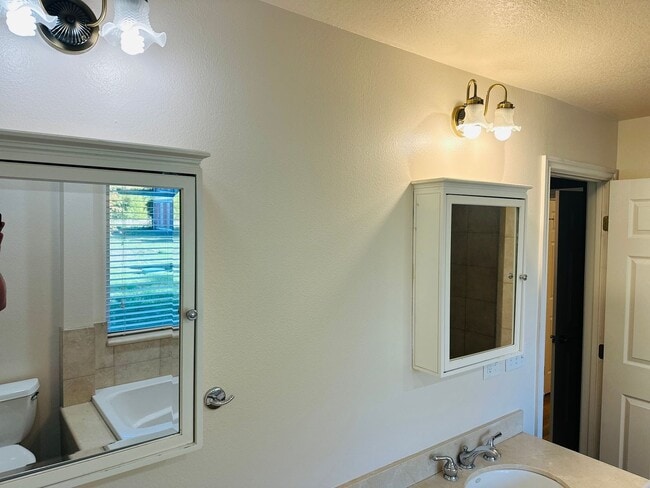 Building Photo - Vintage Remodel