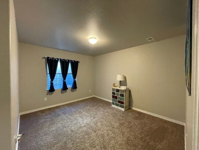 Building Photo - Harmonious Blend of Style, Comfort, and Fu...