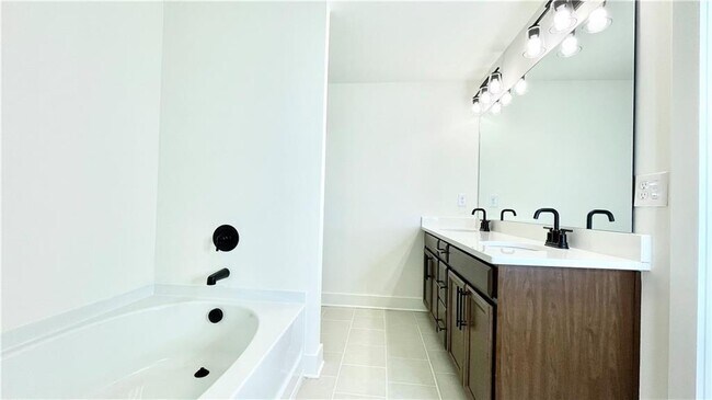 Building Photo - 5370 Brooklands Dr