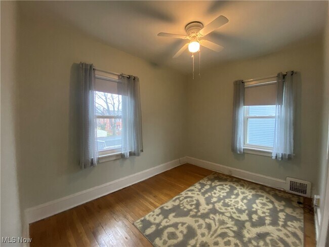 Building Photo - 3573 Silsby Rd