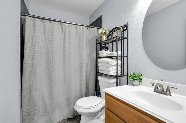 Building Photo - 3015 Beacon Grove St