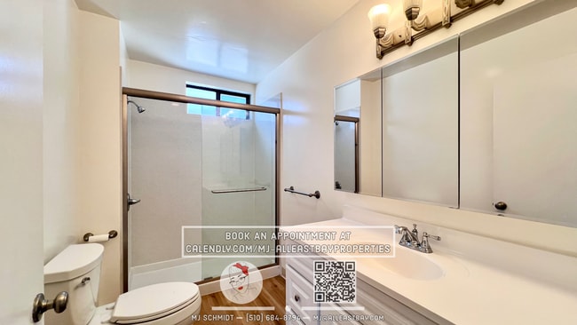 Building Photo - 1/2 Off first months Rent -4 bedroom 2 bat...