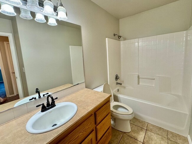 Building Photo - Fantastic Ranch Home in Battleground with ...