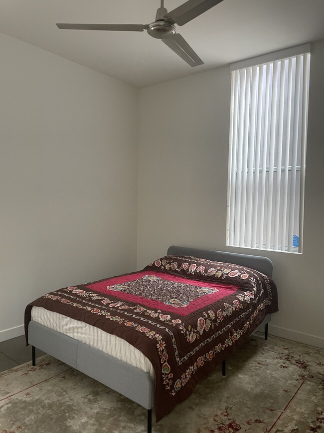 Building Photo - 3611 E 3rd St