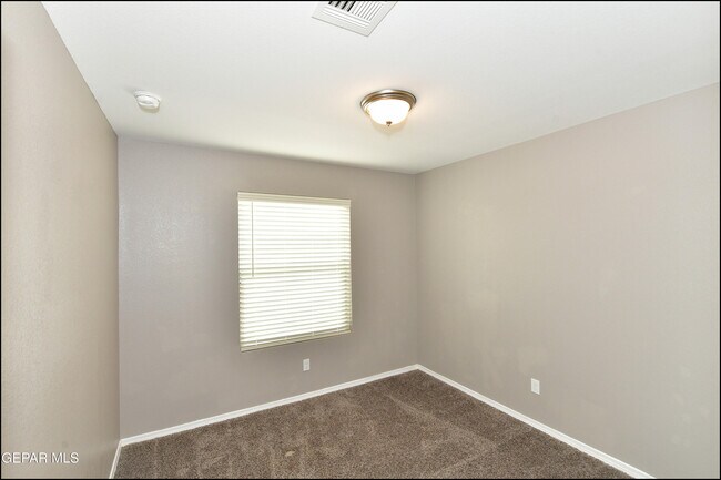 Building Photo - 14901 Tierra Isaiah Ave