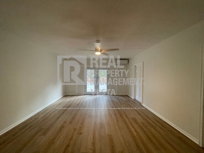 Building Photo - 2866 Glen Echo Dr