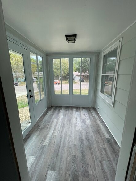 Building Photo - 532 Capitol Dr