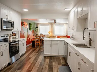 Building Photo - 380 Utah Ave