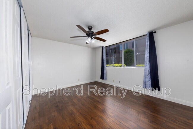 Building Photo - 6979 Palm Ct