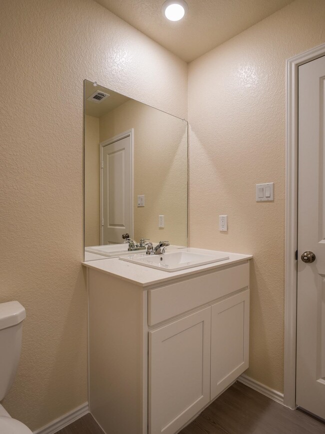 Building Photo - 252 Rock Spgs Dr