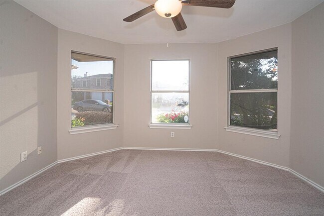 Building Photo - 2704 Frontier Ln