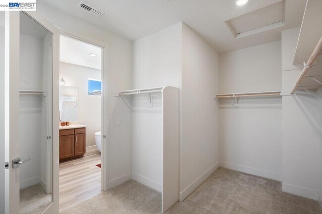 Building Photo - 3010 Rio Grande Dr