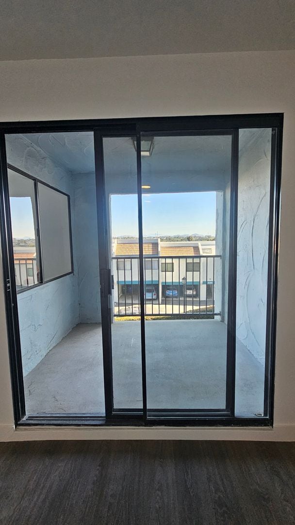 Building Photo - Beautiful 2BD 1.5BA Recently Remodeled Condo in Forest Park Plaza