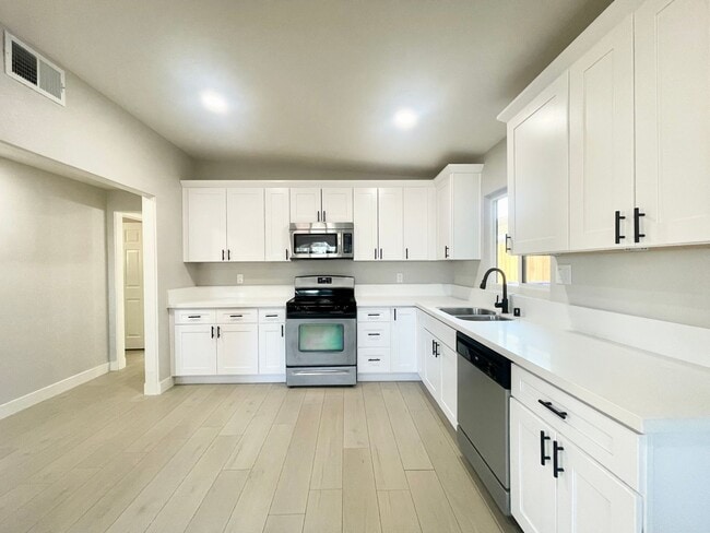 Building Photo - COMING SOON!! 3 Bedroom/ 1 Bathroom HOME in Desert Hot Springs!!