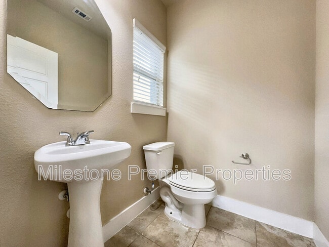 Building Photo - 3908 Ashton Dr