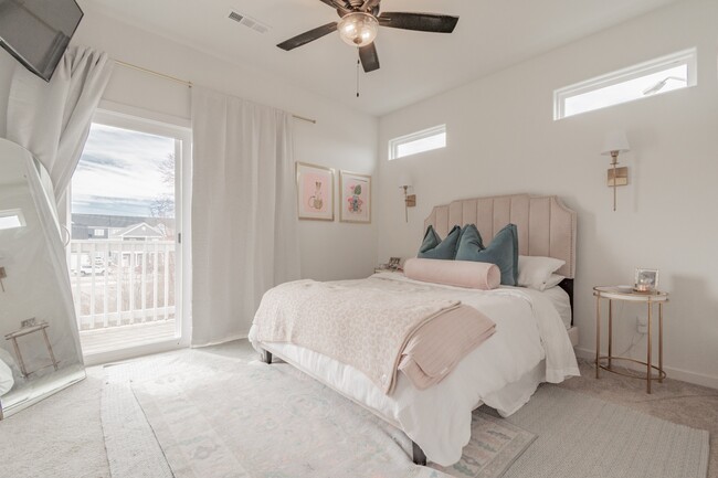 Building Photo - 1047 S Hollywood Ave