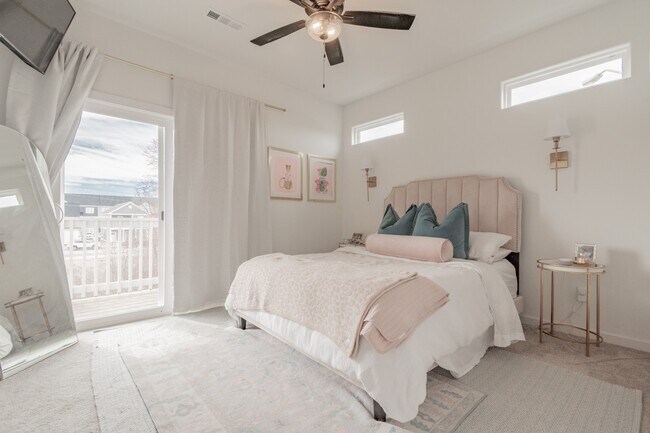 Building Photo - 2131 Parnell Dr