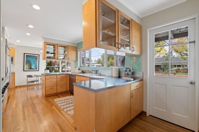 Building Photo - 1990 Newell Rd