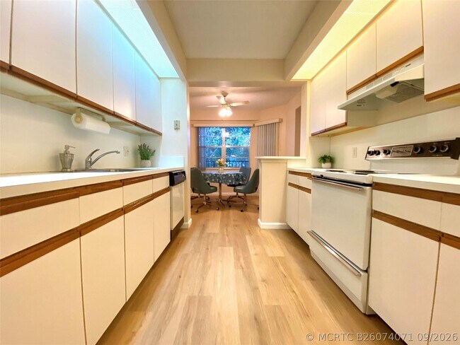 Building Photo - 1000 SW 128th Terrace