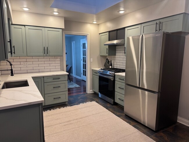 Building Photo - 1014 St Andrews Way