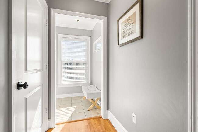 Building Photo - 24 S Bulfinch St