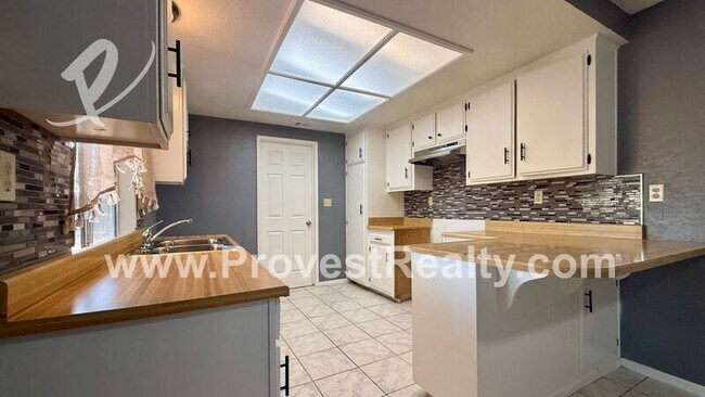 Building Photo - 10544 3rd Ave