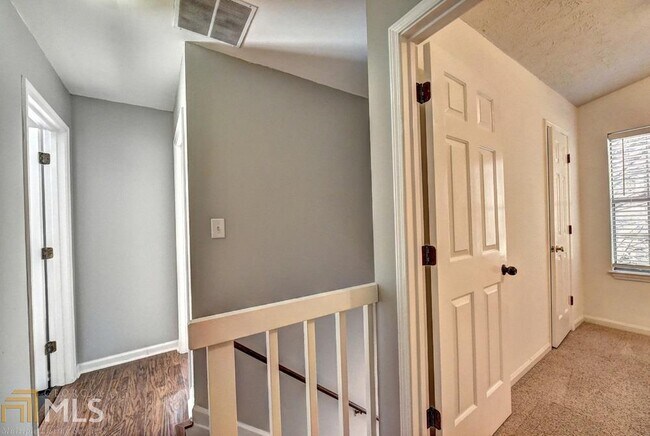 Building Photo - 1057 Mansfield Ct