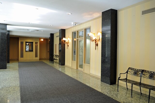 Lobby Photo - 2970 N Sheridan