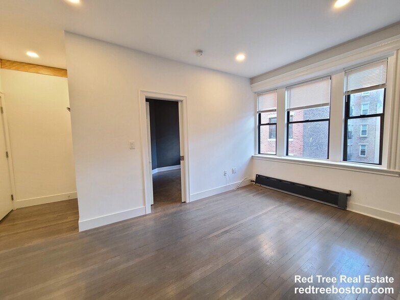 Building Photo - 11 Queensberry St