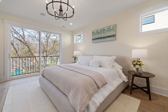 Building Photo - Modern 4-bedroom, 3 bathroom in the heart of Durham