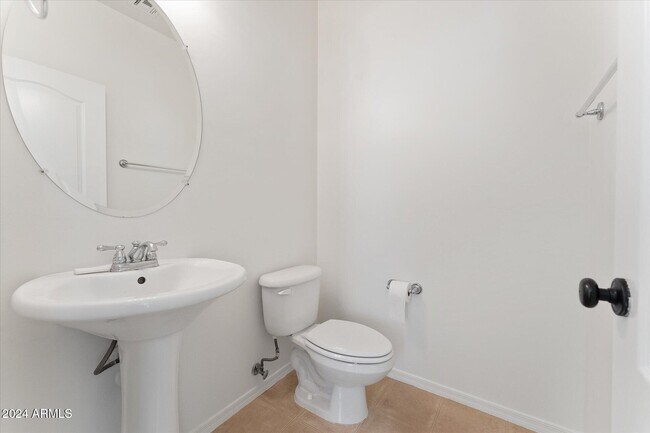 Building Photo - 3636 E Edna Dr