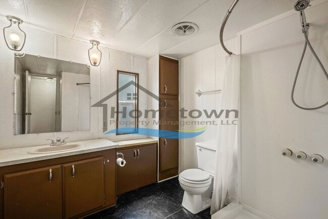 Building Photo - 2 Bedroom 1 Bath Home Available in Sagle's...