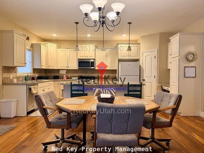 Building Photo - 739 Elk Meadow Loop