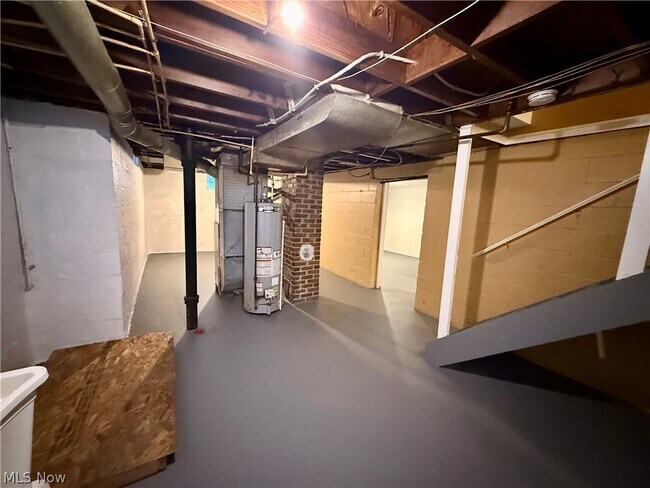 Building Photo - 575 Noble Ave