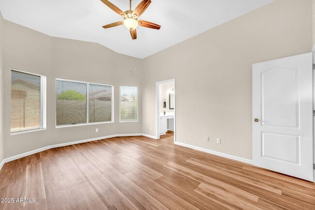 Building Photo - 3124 E Roveen Ave