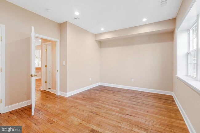 Building Photo - 1609 17th St SE