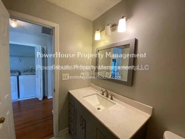 Building Photo - 605 Suwanee Lakes Cir NW