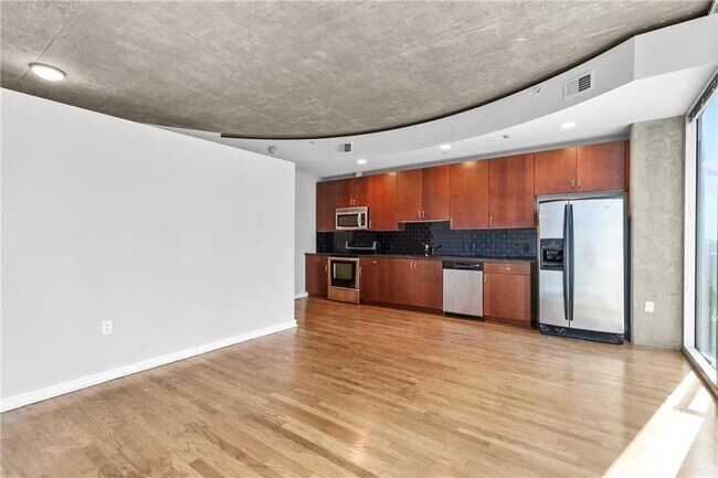 Building Photo - 400 W Peachtree St NW