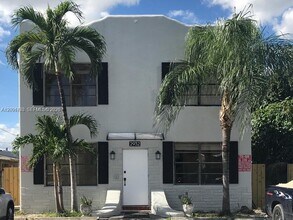 Building Photo - 2932 NW 16th Ave