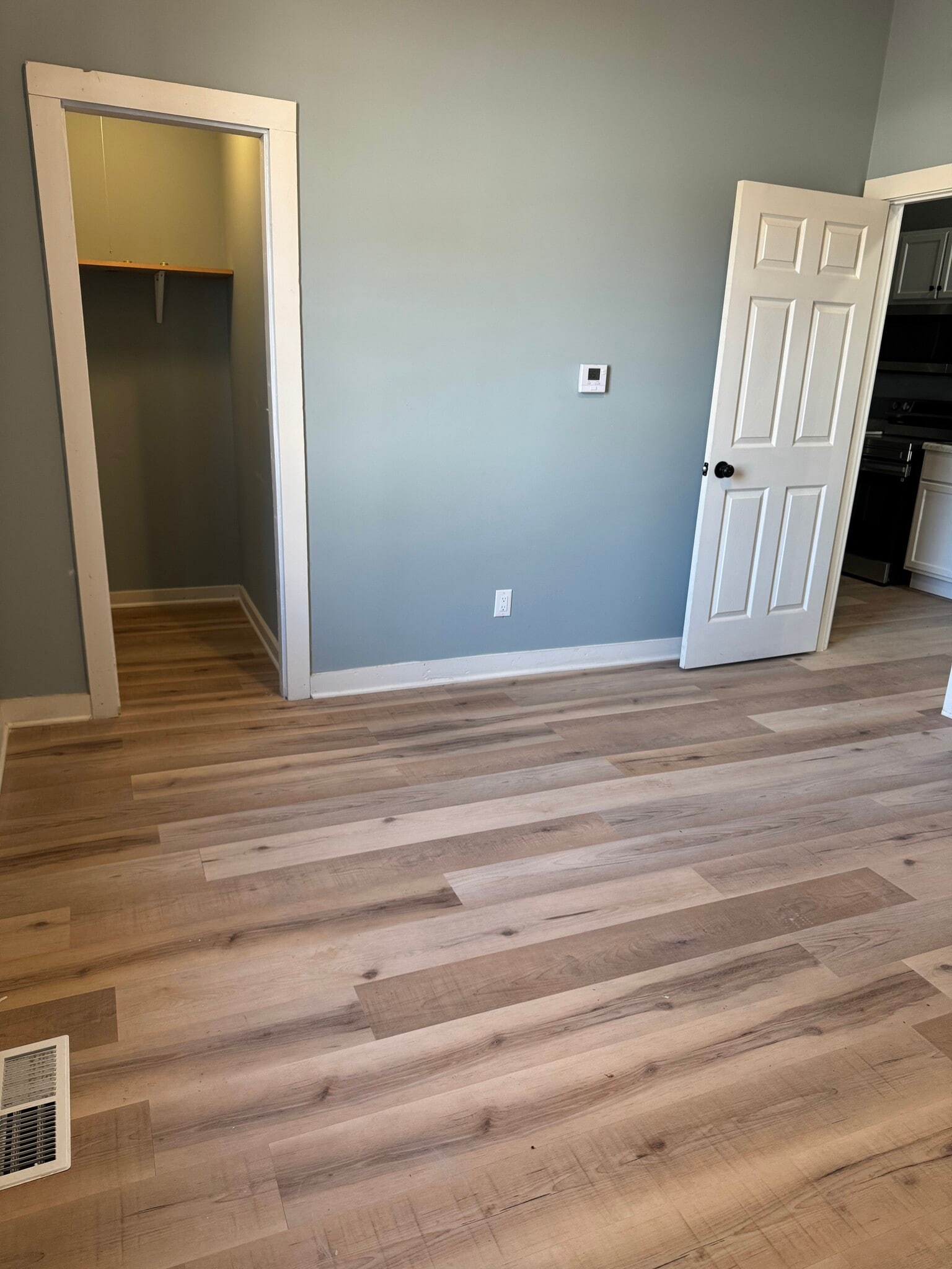 Building Photo - 627 N Division St