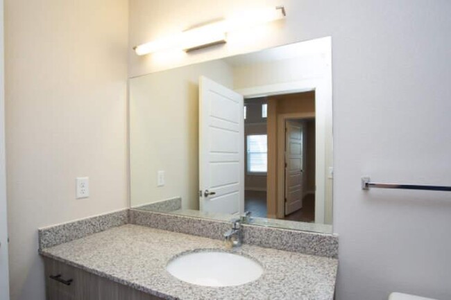 Building Photo - 1 bedroom in Austin TX 78704