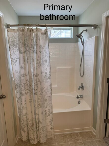 Building Photo - 102 Bill Park Dr