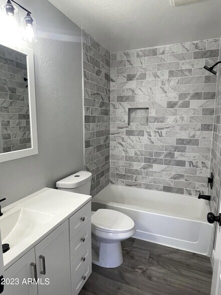Building Photo - 1731 E Jeanne Ln