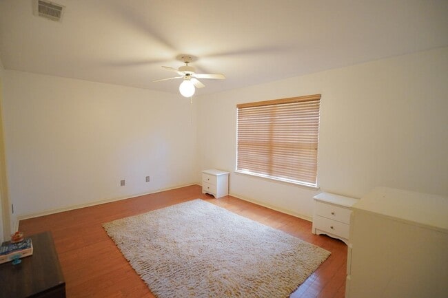 Building Photo - 4472 Bay Shore Cir
