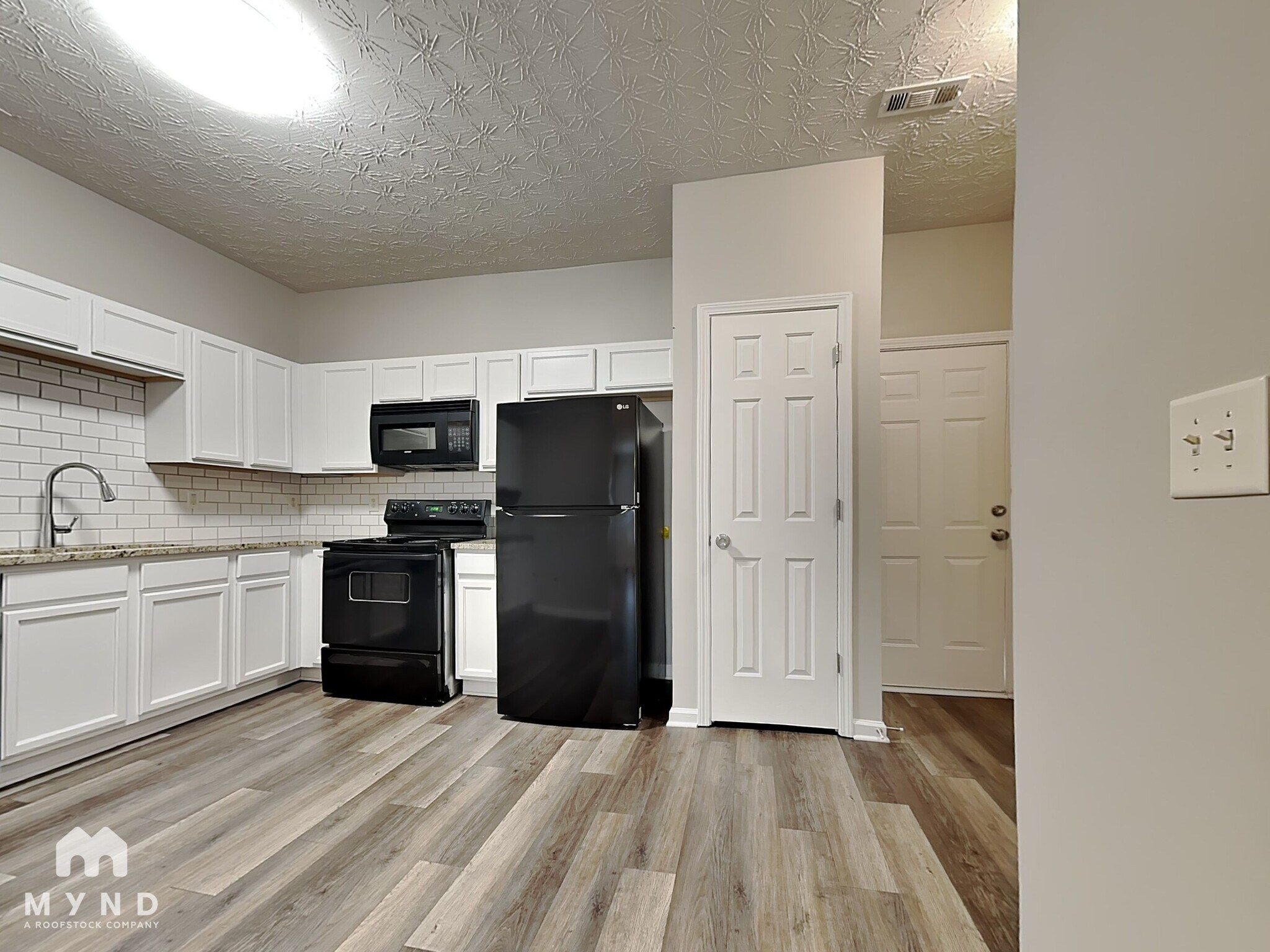 Building Photo - 2330 Marlin Dr