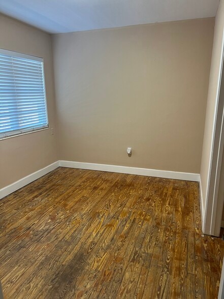 Building Photo - 1310 3rd Ave W