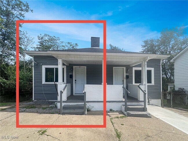 Primary Photo - 120 Logan Ave